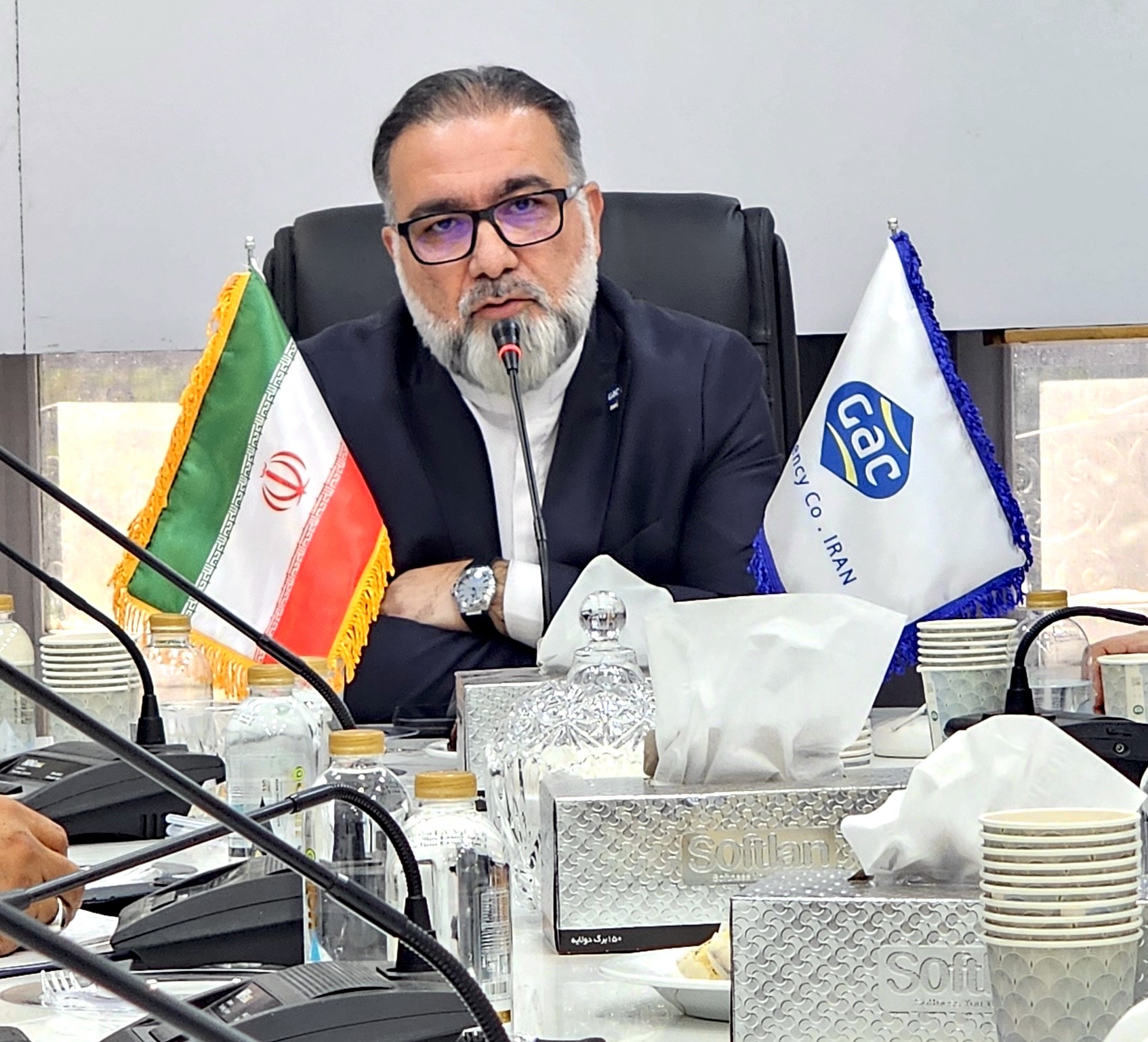 نشست هم‌اندیشی مدیرعامل شرکت گلف اجنسی ایران با کارکنان دفتر مرکزی برگزار شد